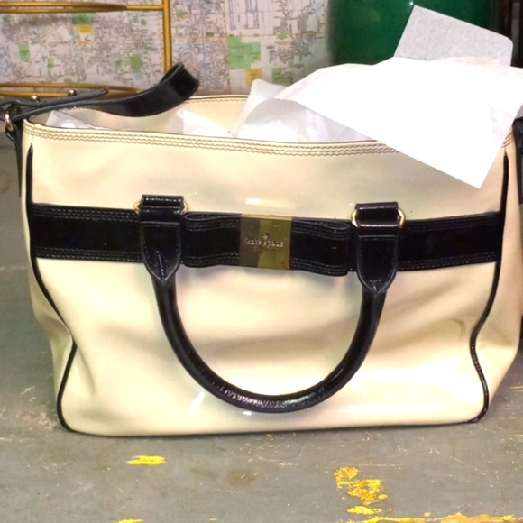Kate Spade purse - Picture 1 of 7